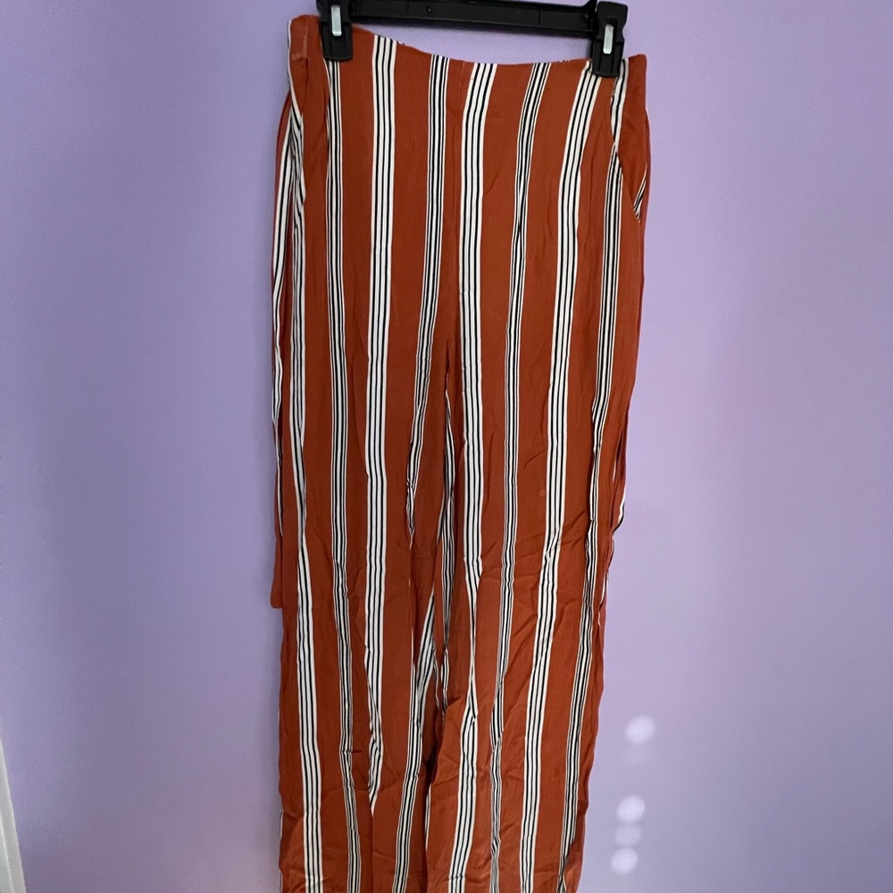 Medium Forever 21 Flowy Pants